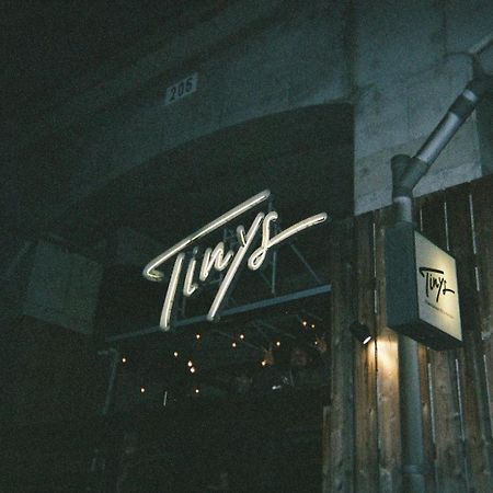 Tinys Yokohama Hinodecho Vandrarhem Exteriör bild