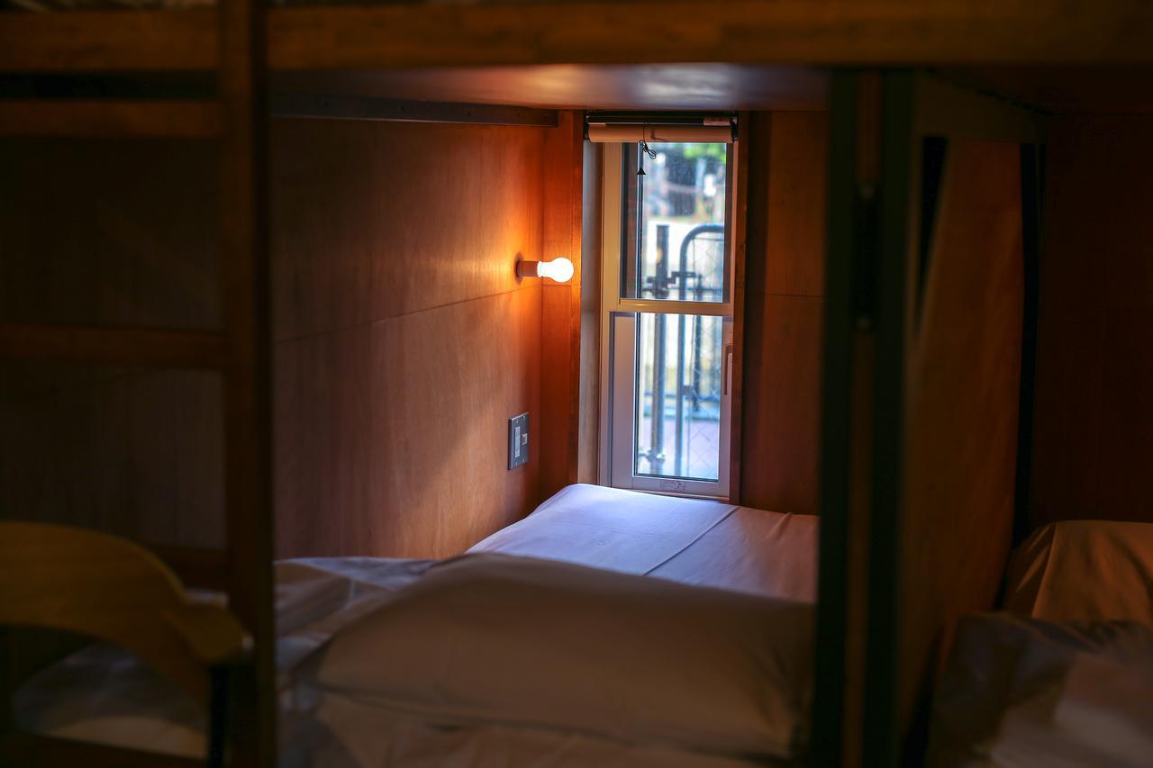 Tinys Yokohama Hinodecho Vandrarhem Exteriör bild